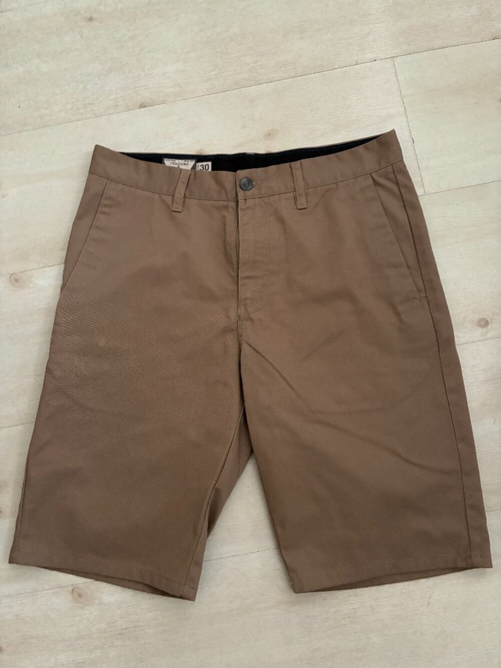 Volcom Corpo Class Frickin Too Chino Shorts Men's Khaki Tan Skater Classic S-30